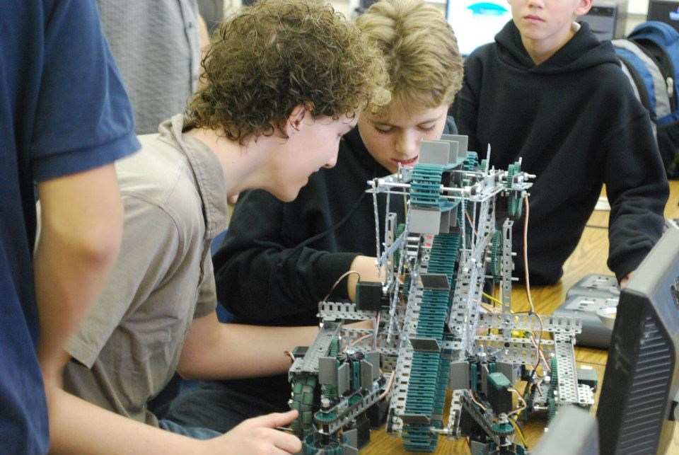 425388_384424398235480_1026501371_n.jpg